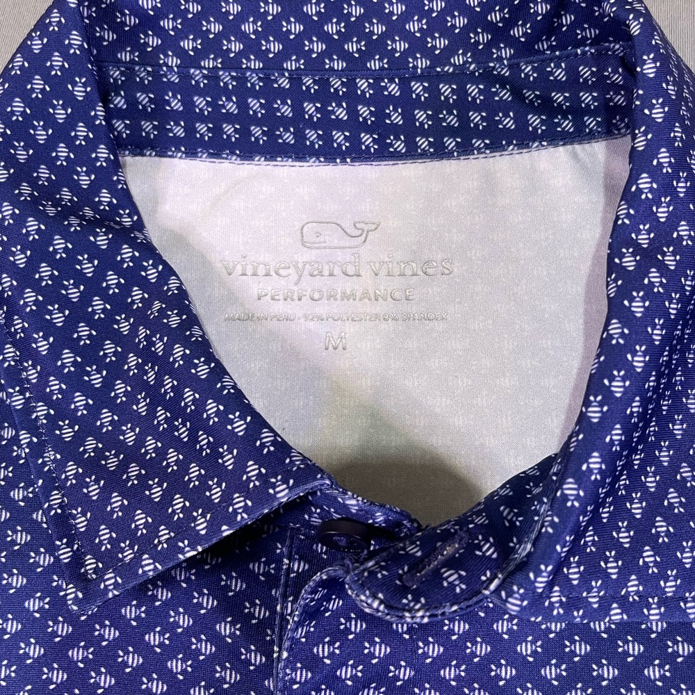 Vineyard Vines Blue Fish Patterned Performance Po… - image 2